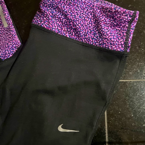 🏃♀️ Women’s Nike Dri-Fit Leggings crop yoga band in Black Size Medium EUC - Picture 2 of 4